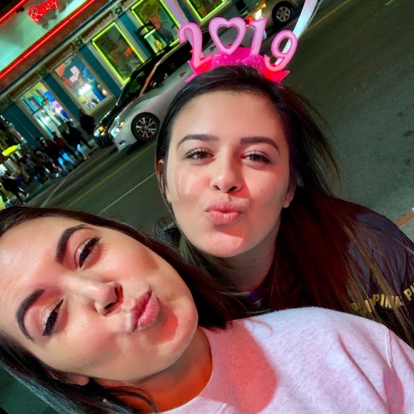 Meet your Posher, Chelsea - Picture 1 of 7